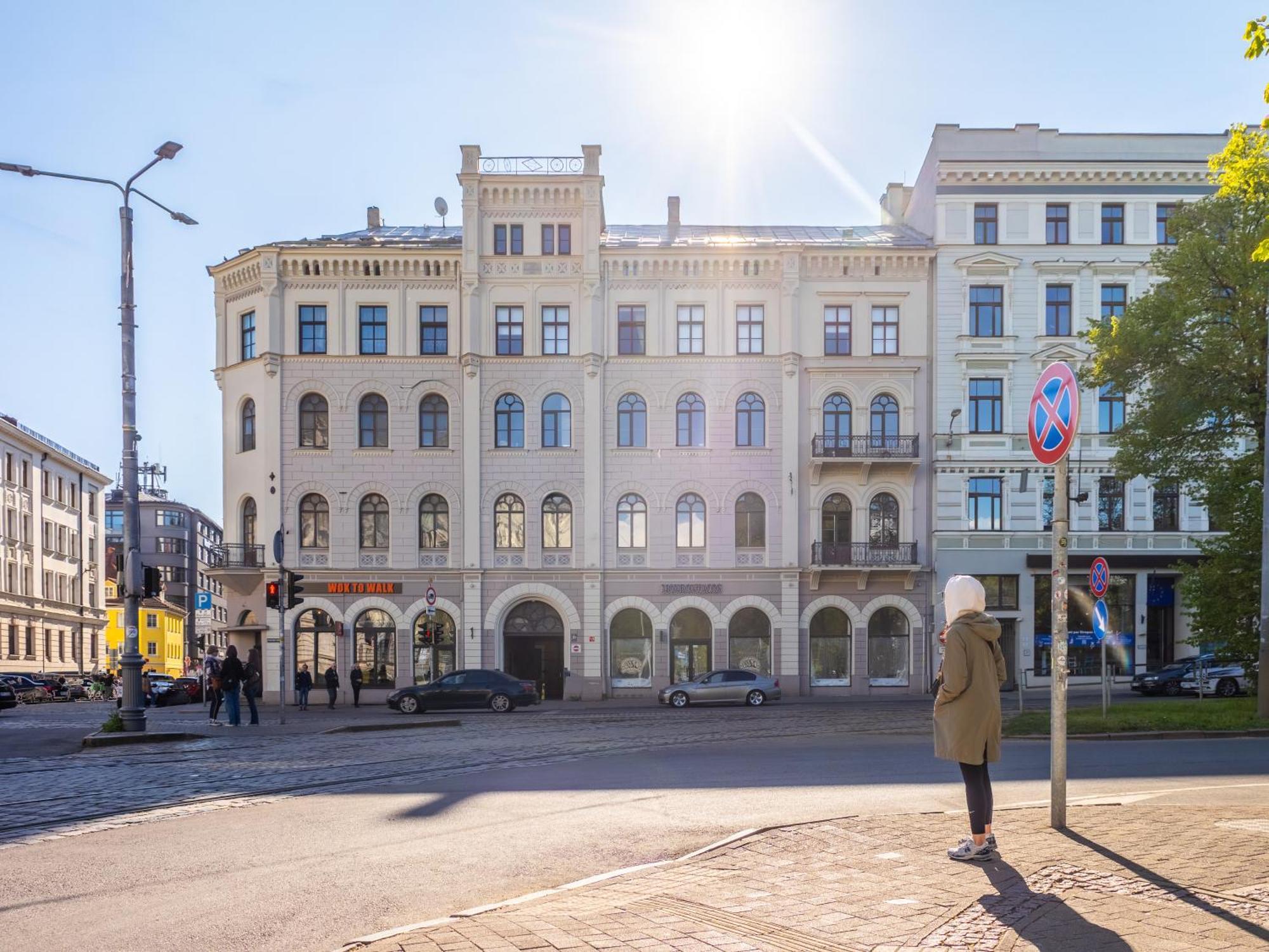 Old Loft, 2br, 7 Guests * Riga